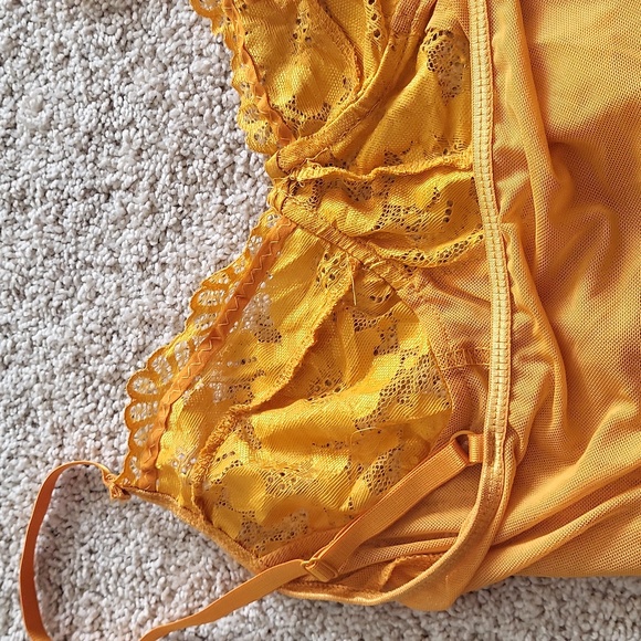 Goldenrod mesh lace bodysuit- never worn - size M/L - Picture 9 of 10